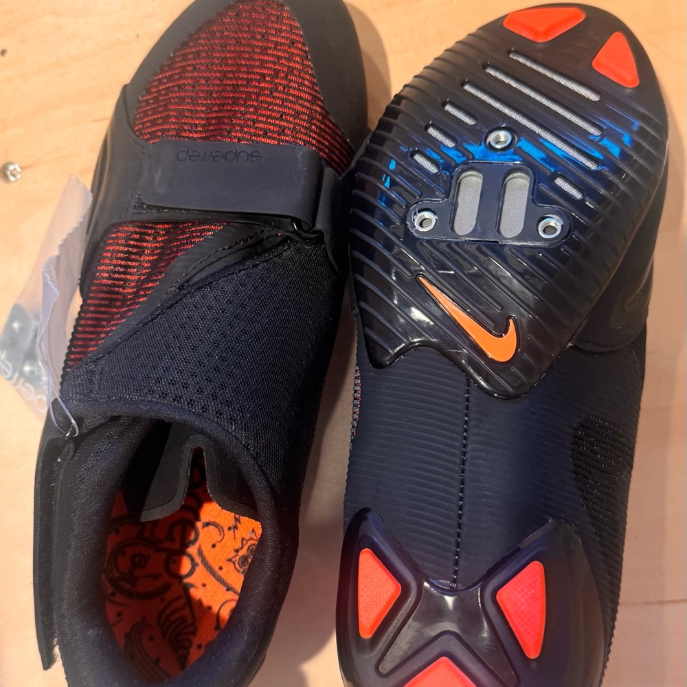 Nike Cycling Shoes - Black and Red
